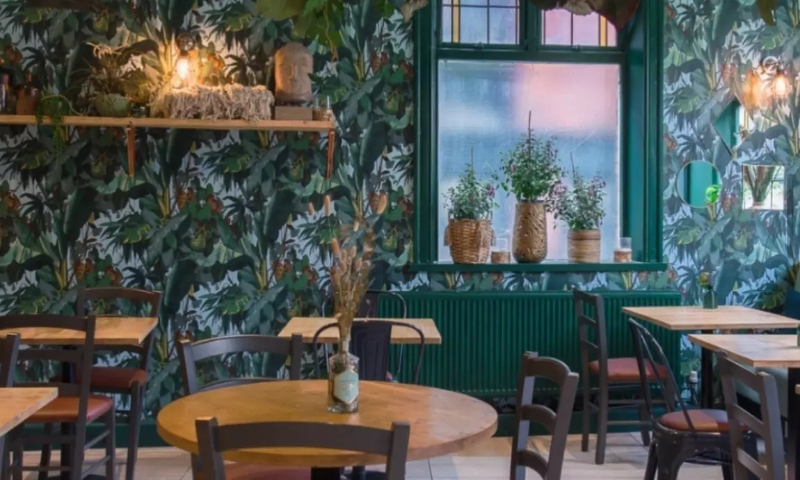 Celebrate Valentine’s Day: Charming Afternoon Tea with Prosecco