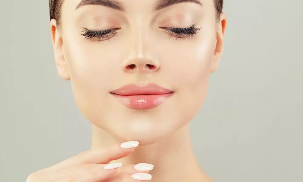 One or Two Sessions of 24K Gold Mask Lifting, Firming and Rehydration Facial at Miami Kiss`(Up to 53% Off) - Primary Image