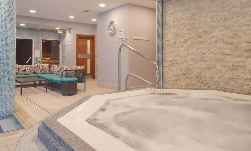 Image 15: Luxury Spa Day with Two Treatments, Lunch and Prosecco