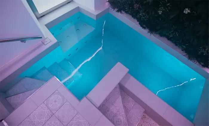 Baño termal para 2 o 4 personas con copa de cava y fruta o bombones