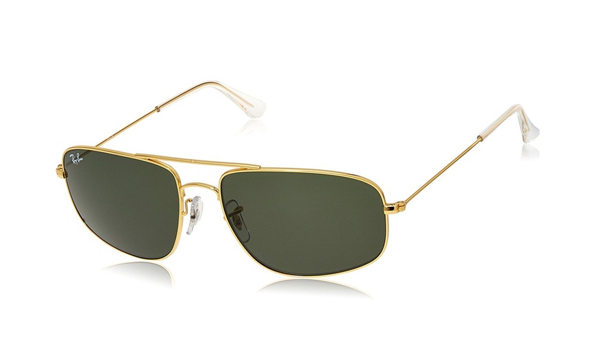 Image 14: Classic Ray-Ban Aviators