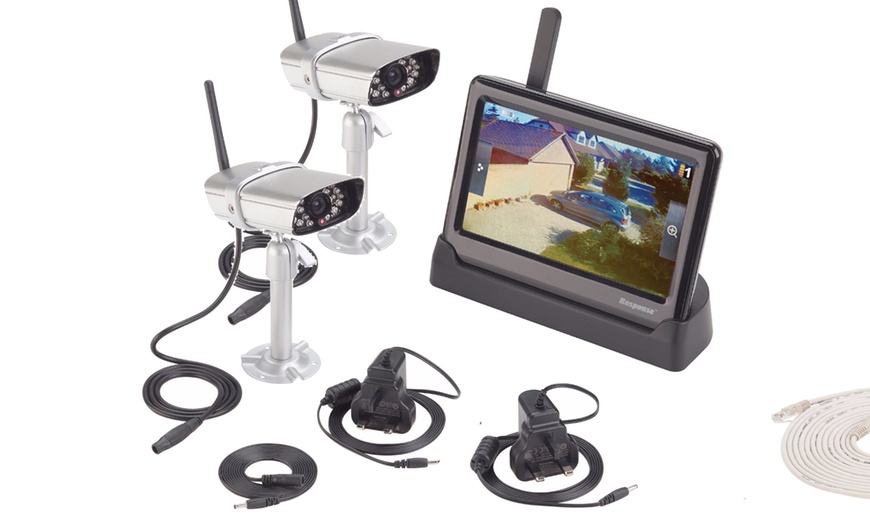 Image 1: Wireless CCTV Kit