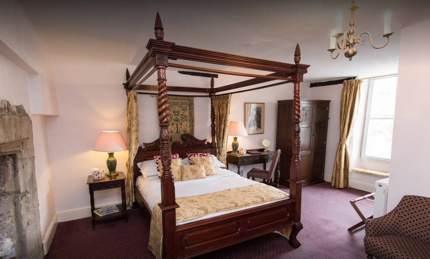 Image 2: Cotswolds: 4* Double Room with Breakfast
