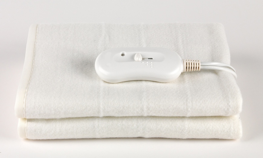 Image 11: Kleeneze Electric Heated Blanket