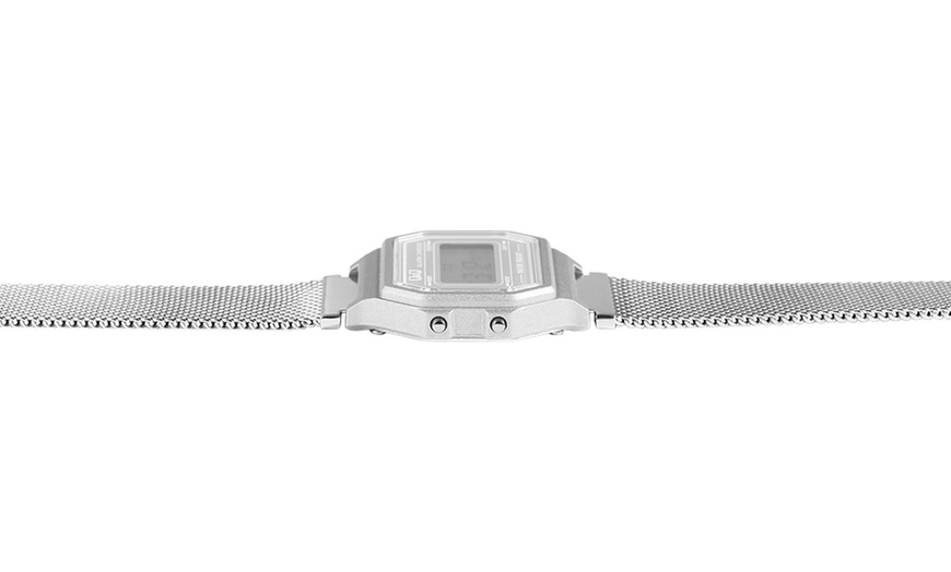 Image 3: 1x oder 2x Q&Q digitale Damen-Armbanduhr mit Milanaise-Armband
