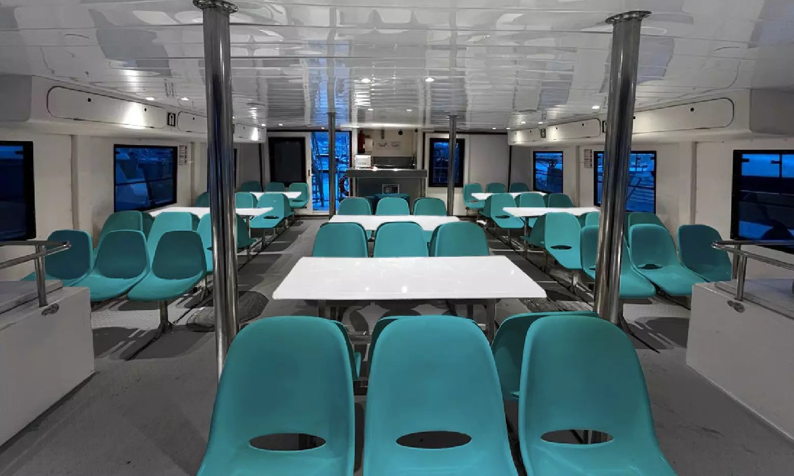 Excursión en catamarán para 2 personas con opción de hasta 3 niños