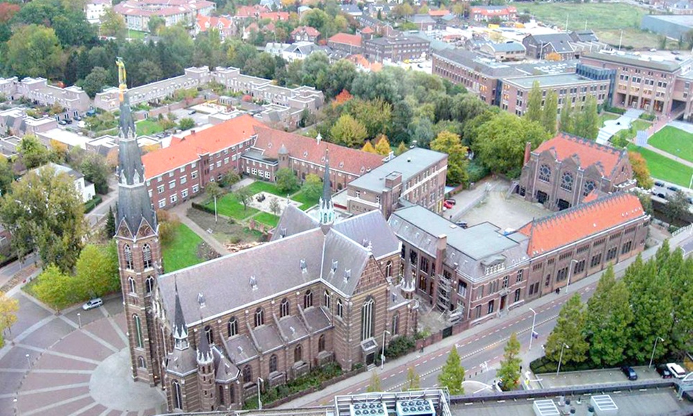 Eindhoven: Doppelzimmer im Boutique-Klosterhotel, opt. Frühstück