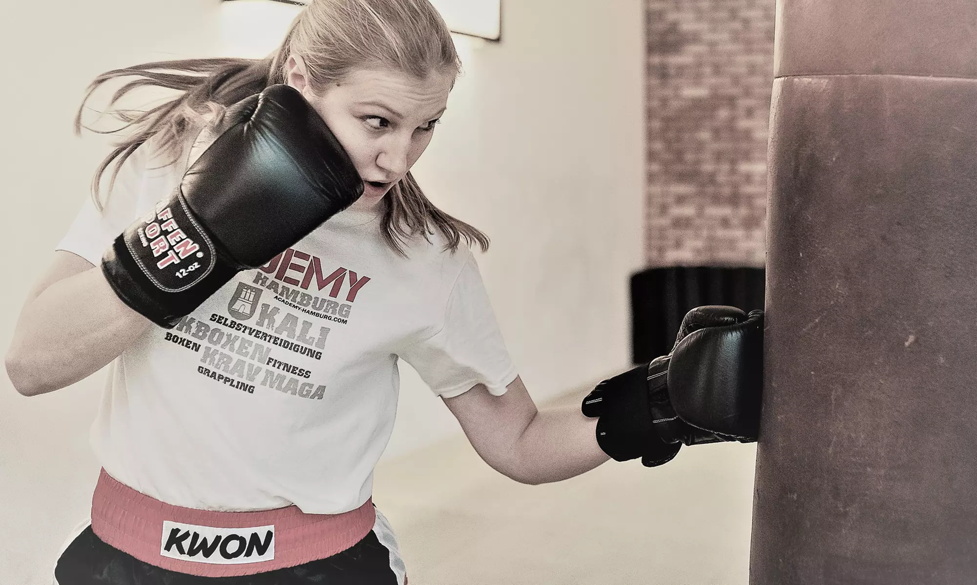 Bis zu 69% Rabatt auf den Boxen / Kickboxen – Training bei ACADEMY - Sportschule