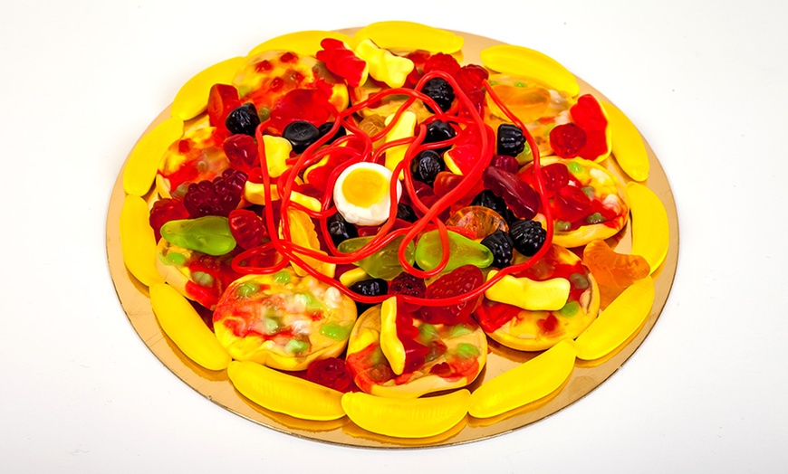 Image 3: Giant Jelly Candy Pizza 