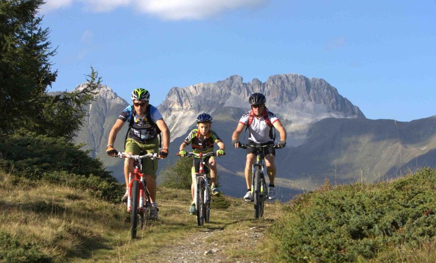 Image 5: Dolomiti: camera con colazione o mezza pensione e piscina