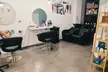 Sesión de peluquería con lavado, masaje, corte, peinado y opción a tinte y mechas balayage para 1 persona - Second Medium
