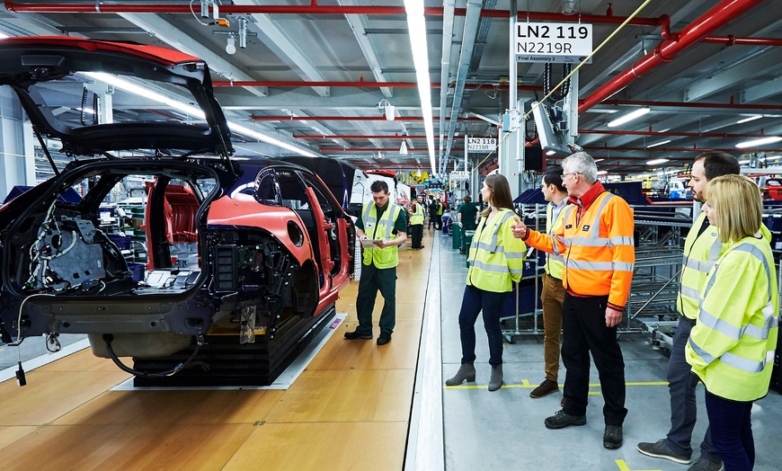 Image 4: Land Rover Manufacturing Tour