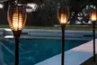 Lot de 2, 4 ou 8 mini torches solaires effet flamme LED blanc chaud mini maity sun 70 cm, Lumisky - Second Medium