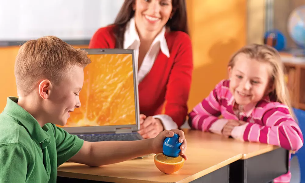 Digital Microscope or Projection Camera for Classrooms - Second Medium