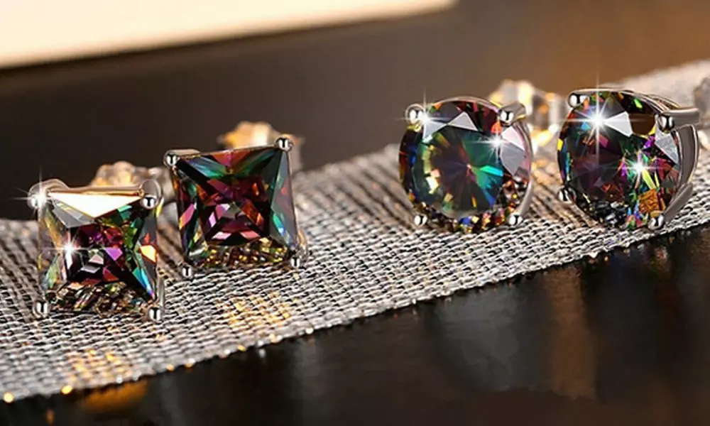 Paire de boucles d'oreilles en zircon coloré