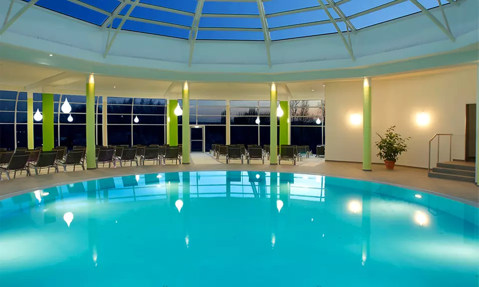 Niederbayern: 3 Tage für Zwei mit HP, 1x Wellnessgutschein und 1x Fl. Wasser im 4*S Hotel Der Fürstenhof - Primary Image