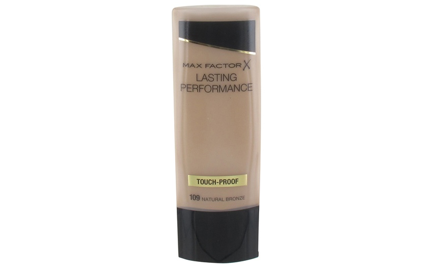 Image 9: Max Factor Foundations