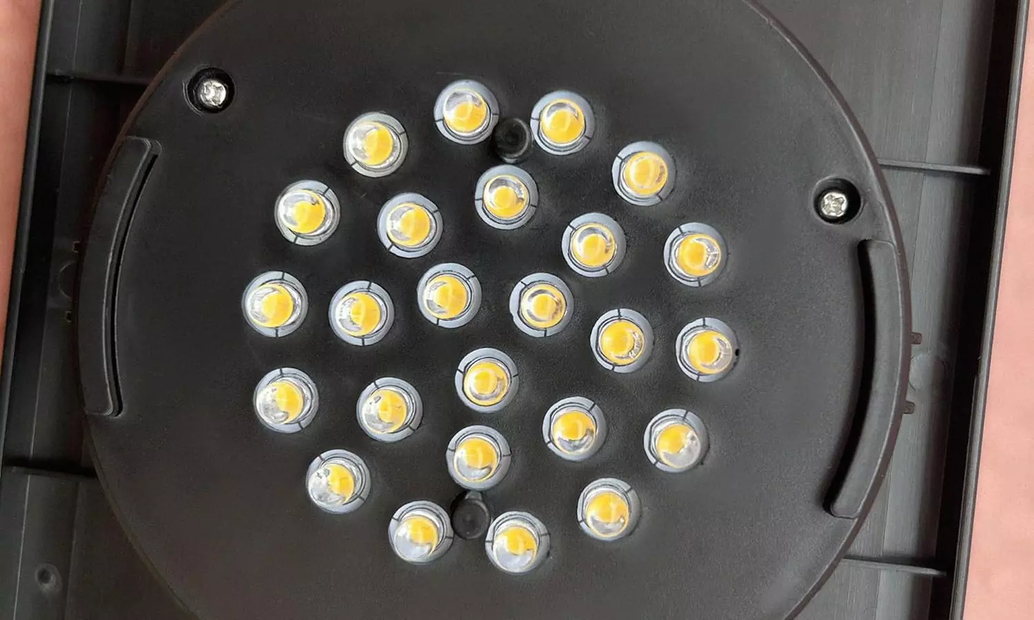 Outsunny Rattan-Effect Solar Floor Lamp