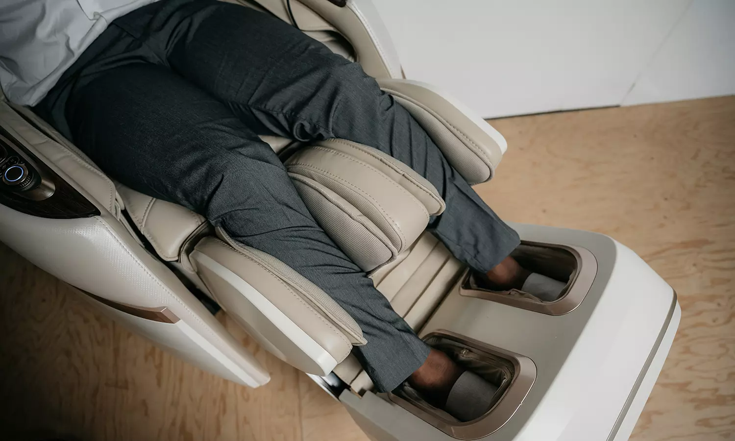 Betreed de oase van ontspanning: Full Body massagestoel in hartje Adam