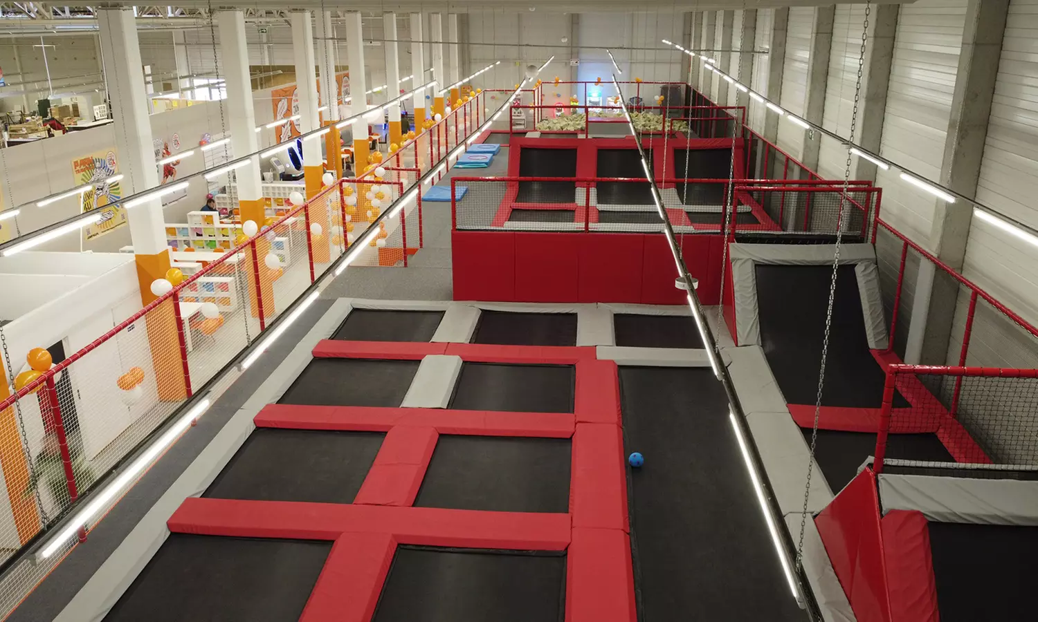 Godzinne wejście do parku trampolin dla 1 lub 2 osób