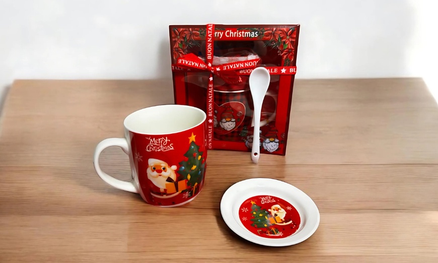 Image 1: Kerstset met kopje, lepel, schoteltje en theedoek