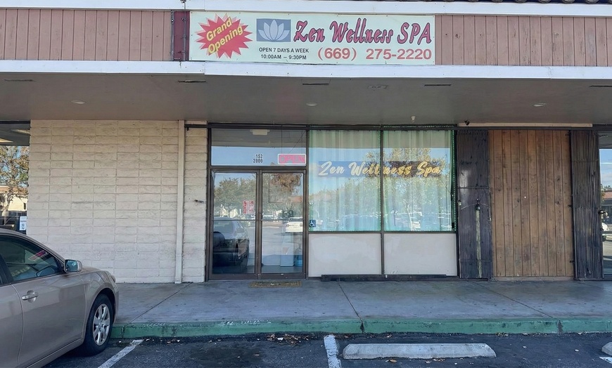 Image 3: 60 or 90-Min Deep Tissue Massage w/ Warm Oil, Hot Towels & Hot Stones