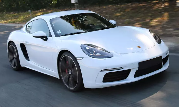 Offrez une montée d'adrénaline en voiture de sport sur Cadeau Pilotage