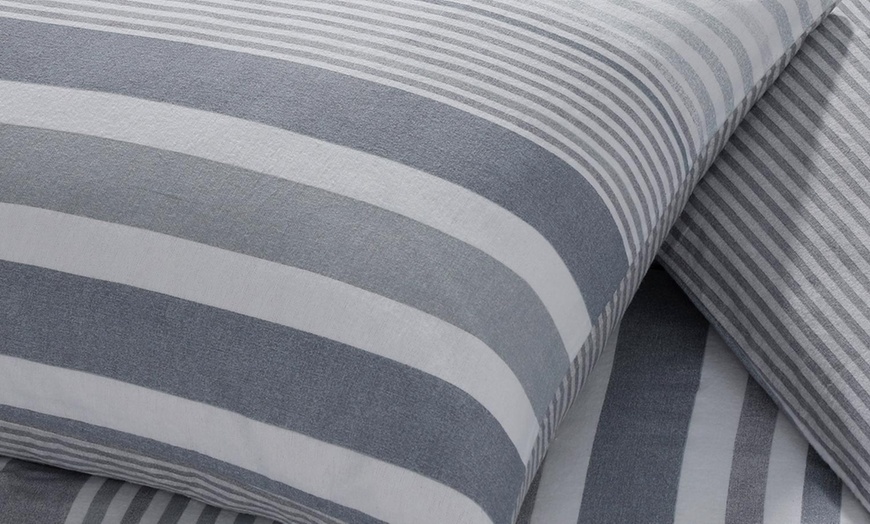 Image 2: Brushed Cotton Duvet Set