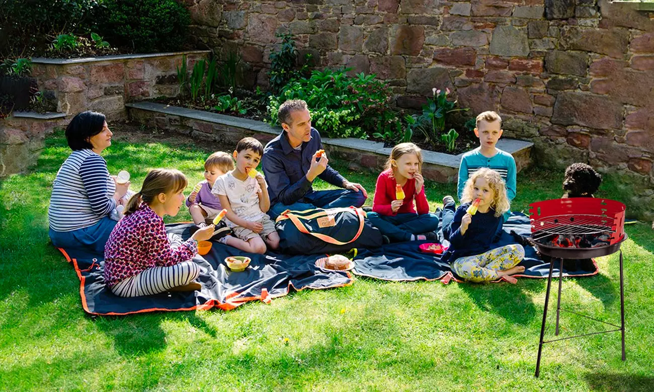 Telo-borsa multifunzione 2 in 1 per campeggio, montagna o mare - Primary Image