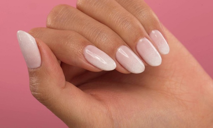 Image 1: Pose de vernis "Baby Boomer"