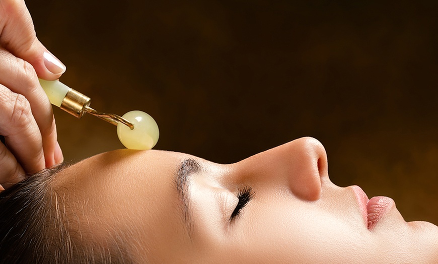 Image 3: Face Massage Jade Roller