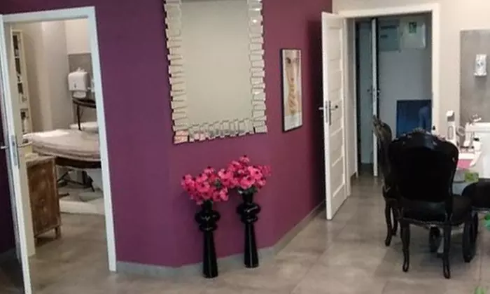 Peeling kawitacyjny lub mikrodermabrazja na twarz, szyję i dekolt