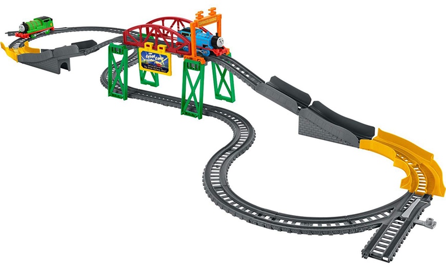 Image 9: Fisher-Price Thomas and Friends Trainset