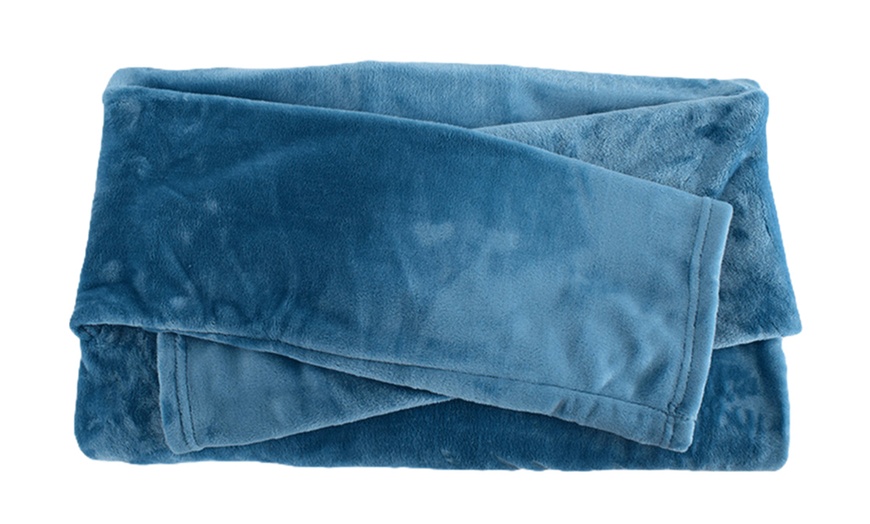 Image 4: Wearable Blanket with Sleeves and Pocket
