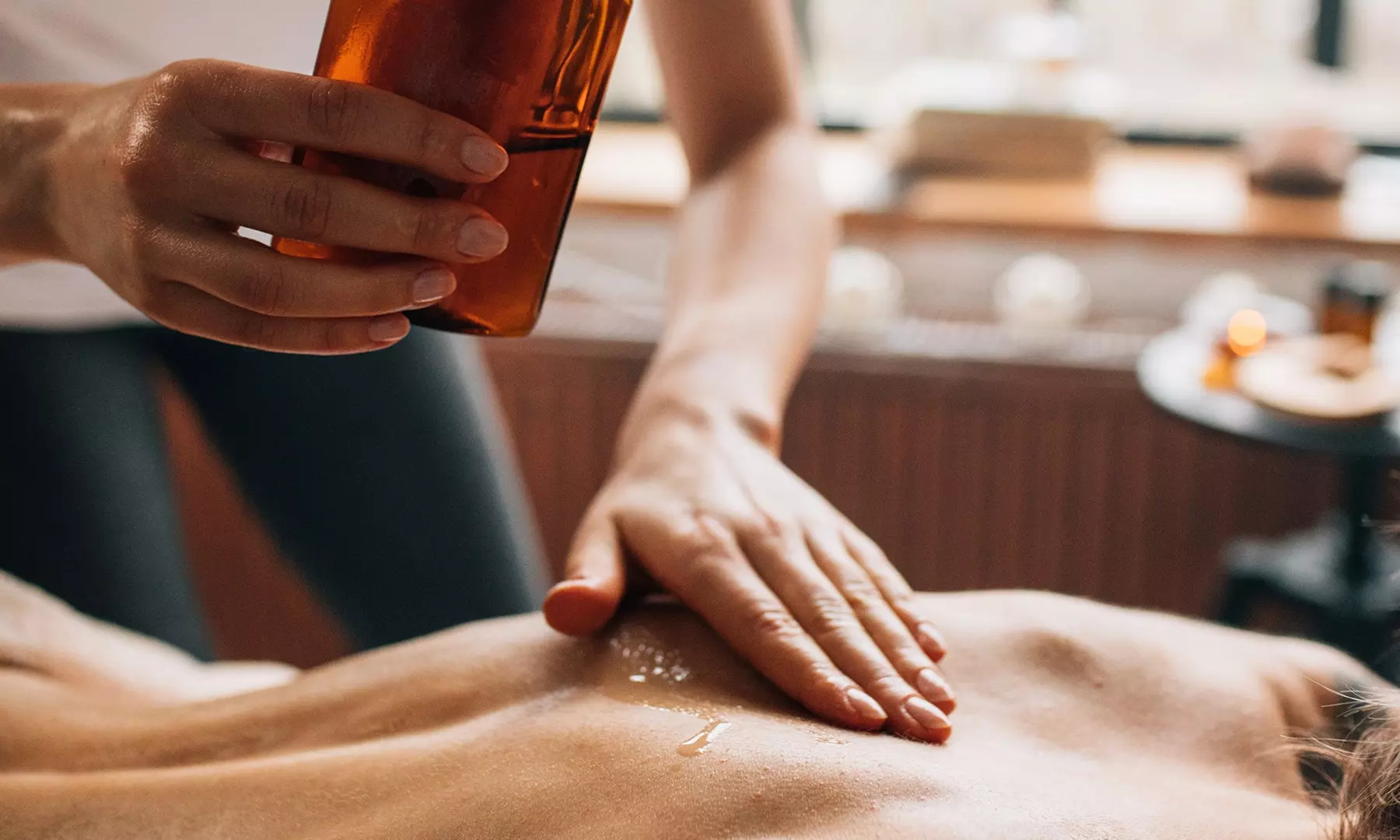 Masaje relajante y descontracturante con CBD en The Look Madrid