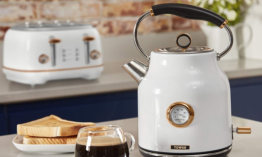 Image 5: Tower Kettle and Toaster