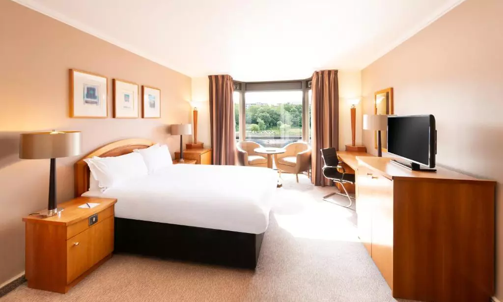 Newcastle: 4* Standard Room Stay with Breakfast