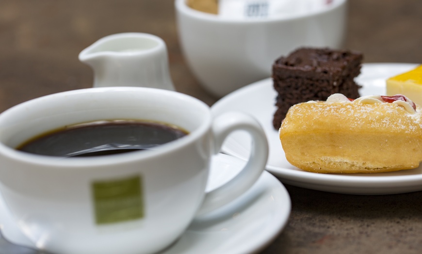 Image 1: Three Mini Cakes with Drink