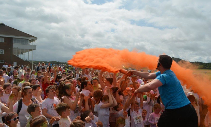 Image 6: Inflatable Colour Run