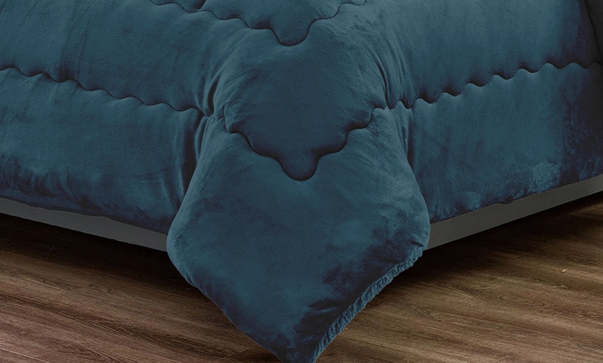 Image 10: Couette double en velours Sherpa