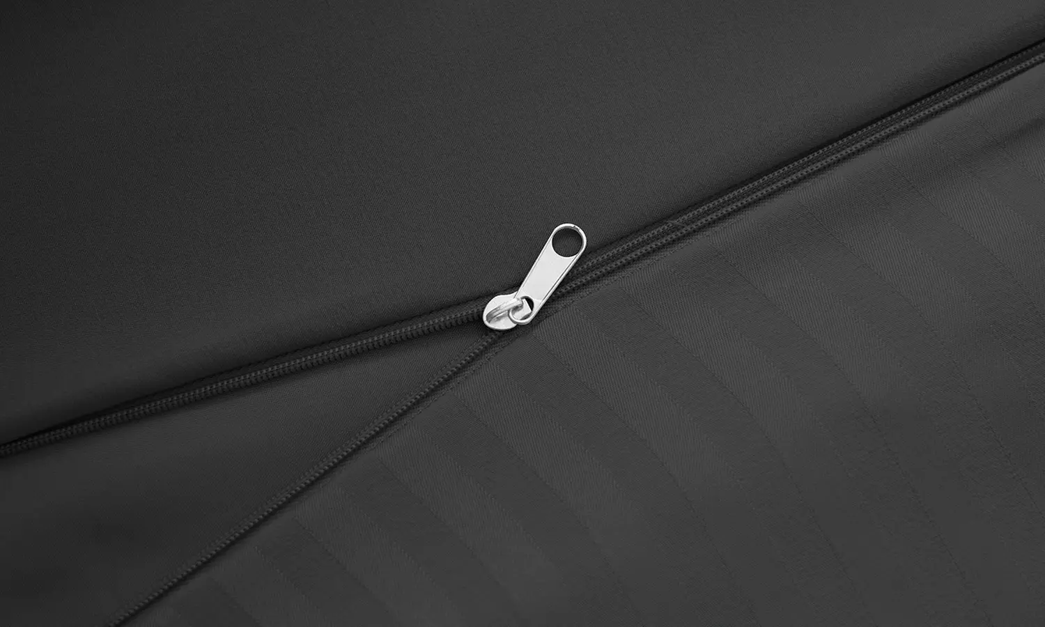 Three Pieces Stripe Duvet Cover Set With Two Pillowcases