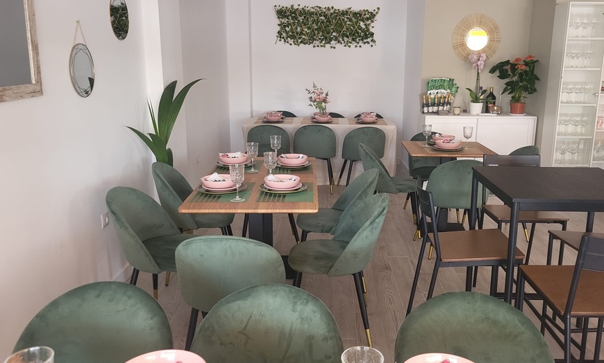 Image 5: Menú para 2 o 4 personas con entrante, principales, postre y bebida