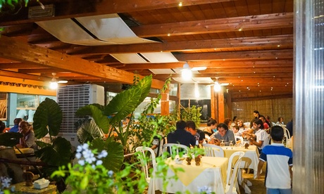 Menu con antipasto, pizza e dolce per 2 o 3 persone al Ristorante Torre Salinas (sconto fino a 66%)