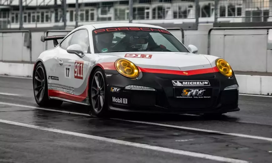 Rennwagen fahren bei Starperformance Racing