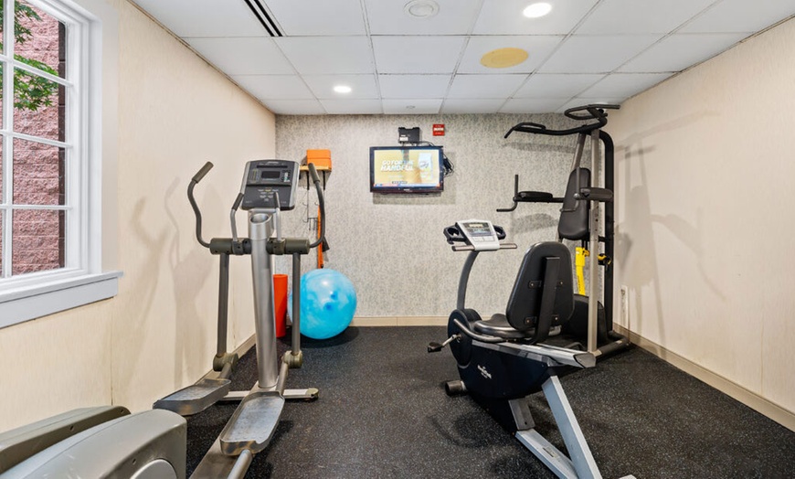 Image 10: Stay at the heart of Historic Plymouth w/ $25 Spa Credit