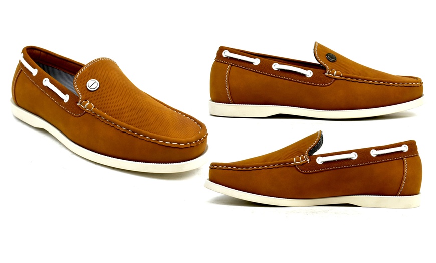 Image 11: Men's Slip-On Boat Shoes