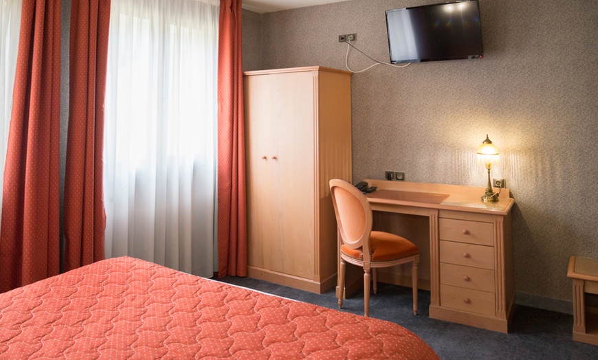 Image 10: Saint-Brieuc : chambre double confort avec pdj, apéritif et dîner