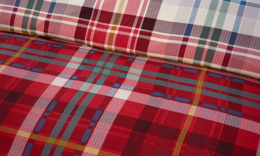 Image 5: Reversible Plaid Complete Bedding Set
