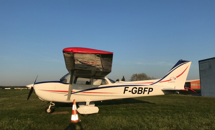 Image 8: 20 min de vol d'initiation au pilotage d'un avion léger Fly Academy