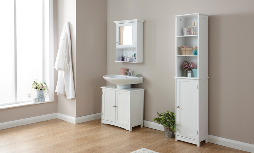 Image 1: New England Bathroom Furniture